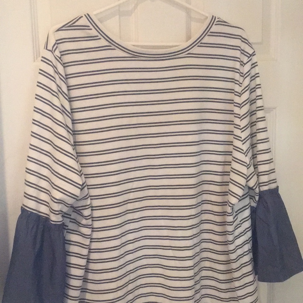 3/4 Ruffle sleeve stripped top